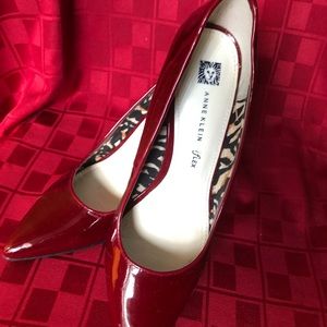 Anna Klein Dress Shoes